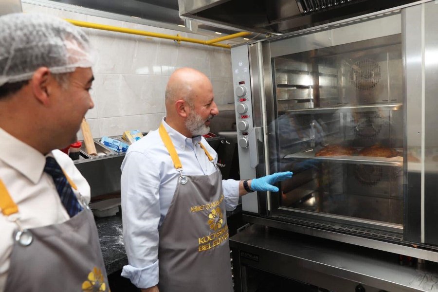 Başkan Çolakbayrakdar, Glütensiz Yağlama Ve Ekmek Pişirdi