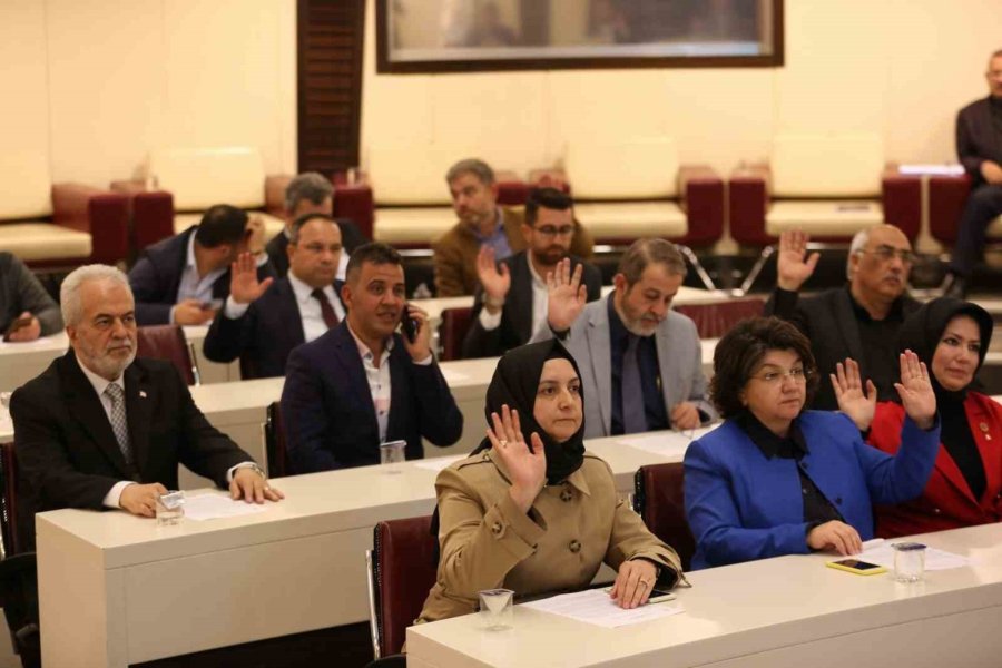 Başkan Çolakbayrakdar’dan Kadınlara Müjde