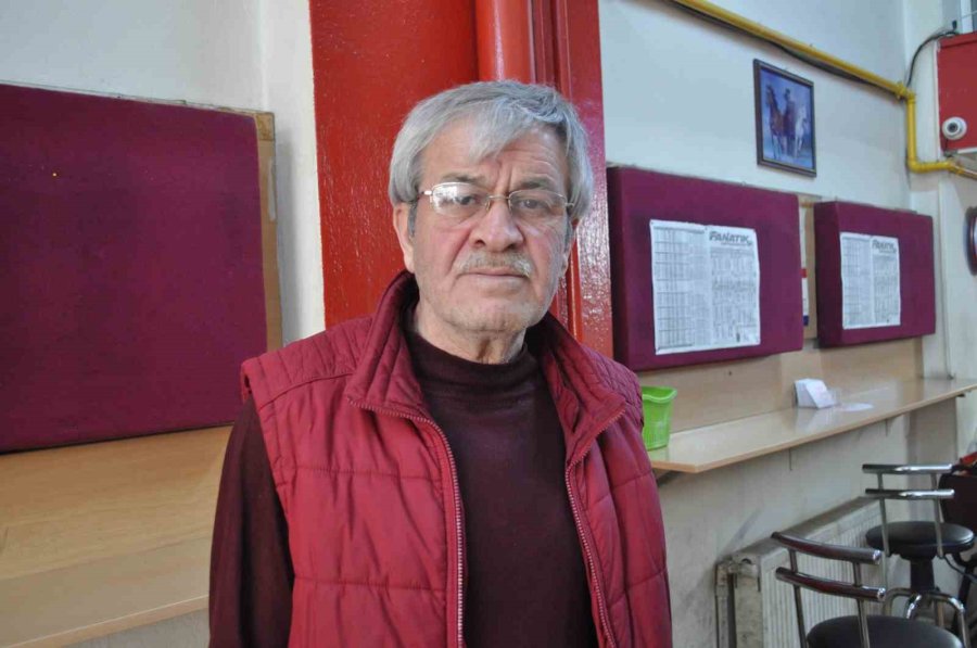 Bu Caddedeki Eski Yapılar Mahallede Endişe Oluşturuyor