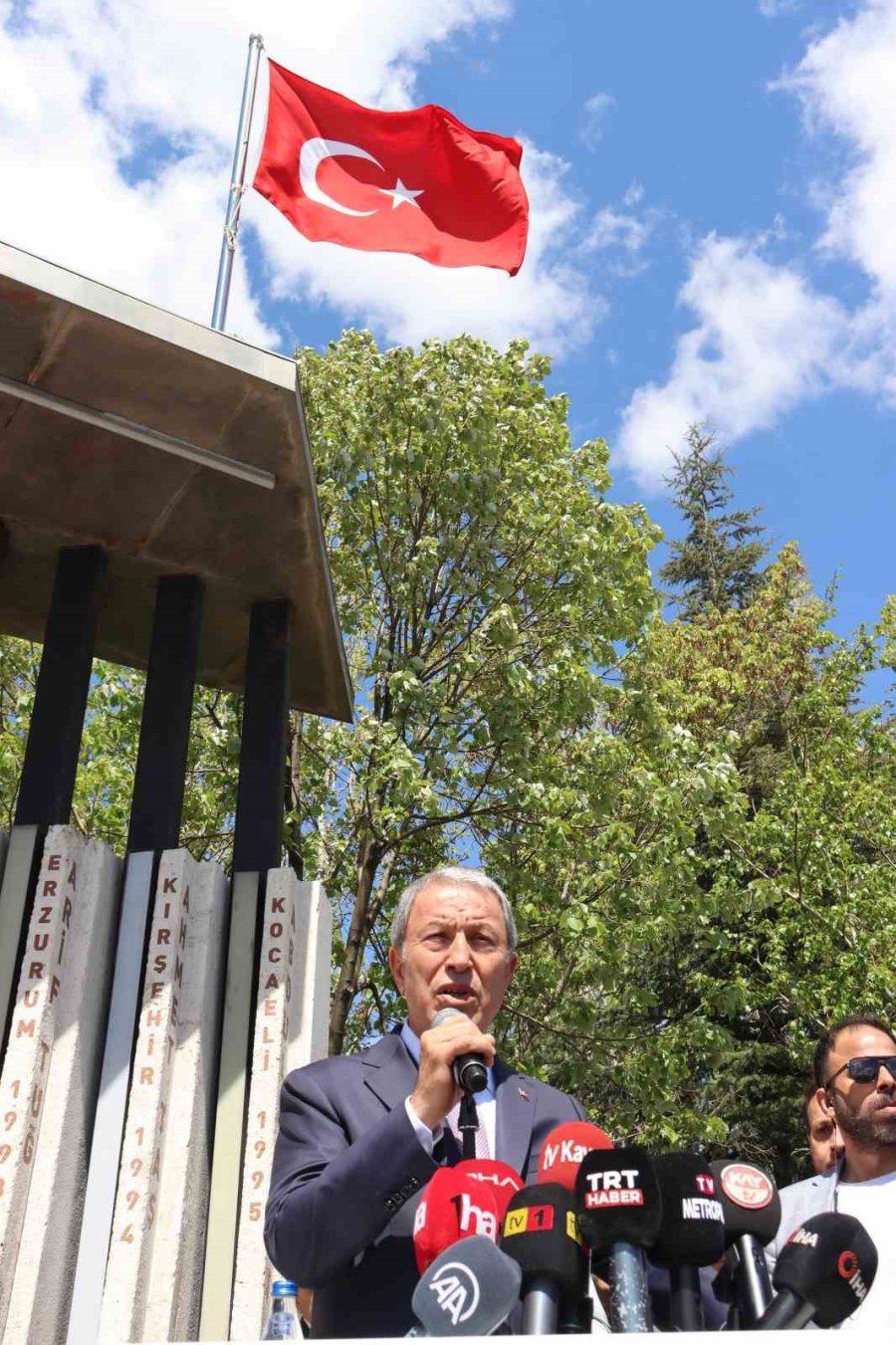 Bakan Akar: “terör Örgütü Seçimleri Umut Olarak Görüyor”