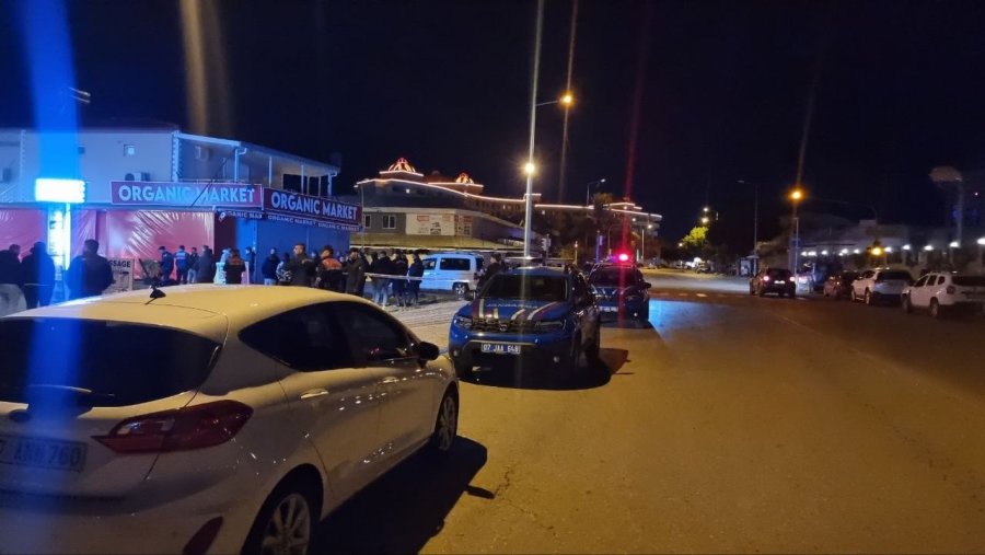 Manavgat’ta Silahlı Ağaç Sökme Ve Branda Kesme Kavgası: 2’si Ağır 5 Yaralı