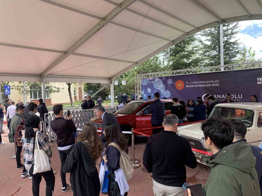 Togg Ve Devrim Yanyana