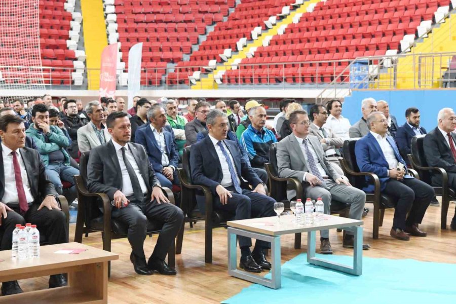 Karaman’da 55 Spor Kulübüne Nakdi Yardım