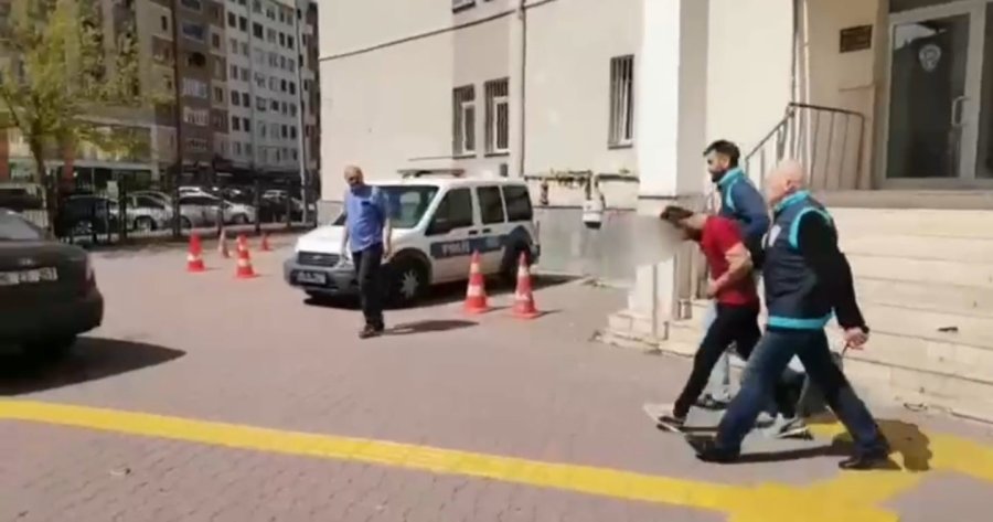 Kadın Taksiciyi Bıçak Zoruyla Gasp Eden Şahıs Yakalandı