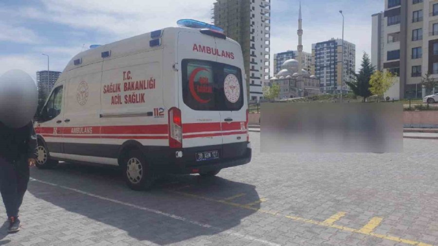 Ortaokul Öğrencisi Para İstediği Kız Öğrenciyi Bıçakladı