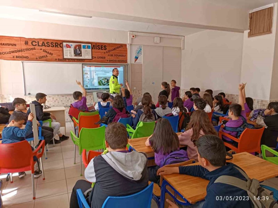 Ereğli’de Trafik Polisleri Öğrencileri Bilgilendirdi