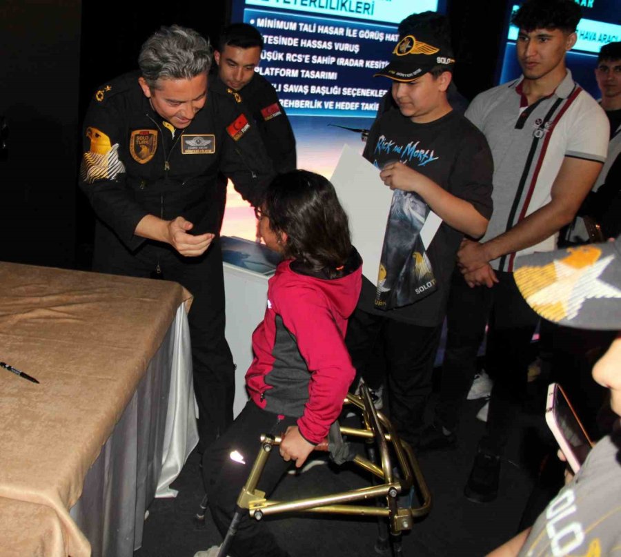 Kayseri’de Solotürk Pilotlarına Yoğun İlgi