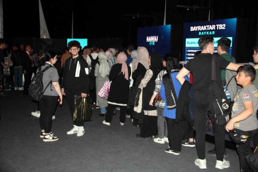 Kayseri’de Solotürk Pilotlarına Yoğun İlgi