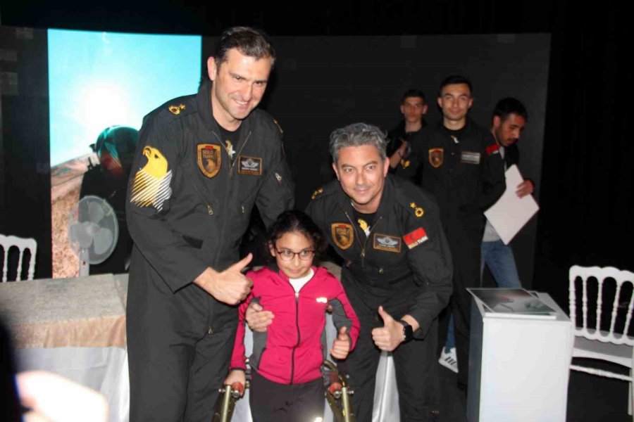 Kayseri’de Solotürk Pilotlarına Yoğun İlgi