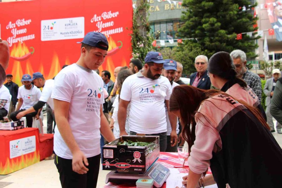 En Acı Yarışma: 3 Dakikada 260 Gram Acı Biberi Yedi, 5 Bin Tl Kazandı