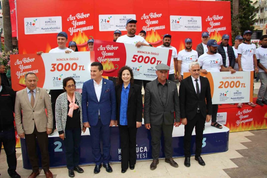 En Acı Yarışma: 3 Dakikada 260 Gram Acı Biberi Yedi, 5 Bin Tl Kazandı