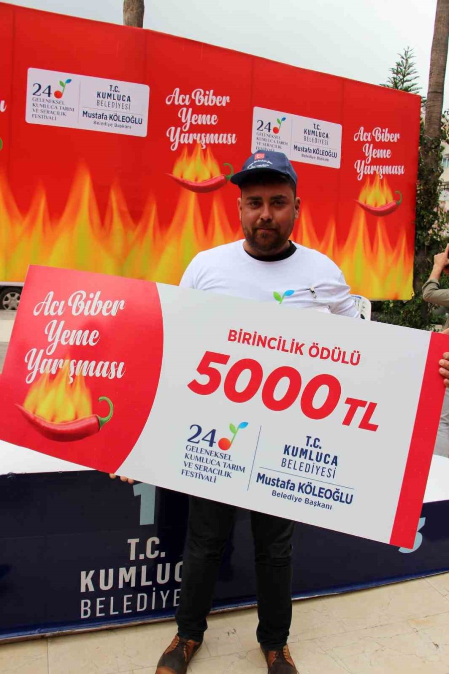 En Acı Yarışma: 3 Dakikada 260 Gram Acı Biberi Yedi, 5 Bin Tl Kazandı