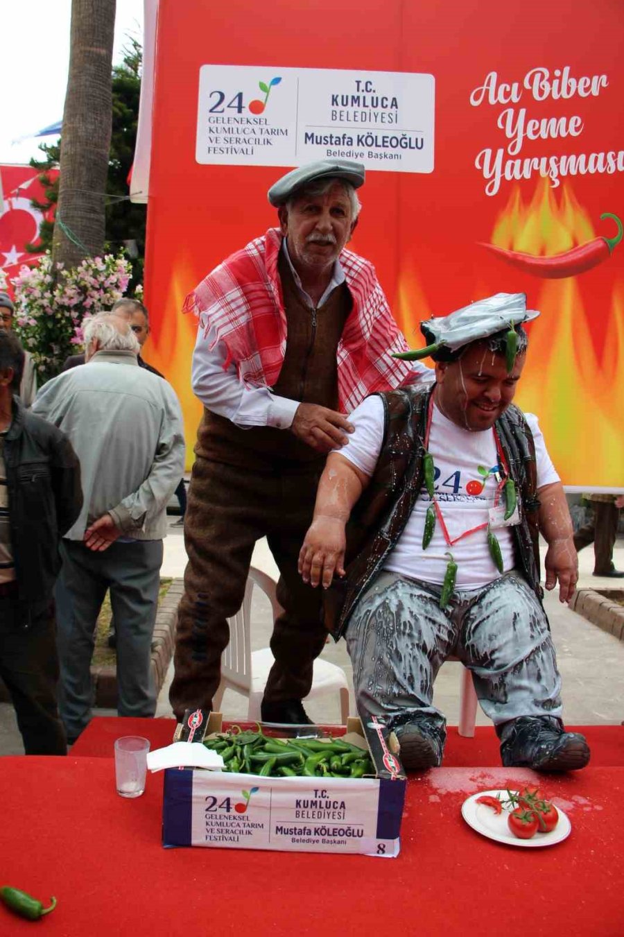 En Acı Yarışma: 3 Dakikada 260 Gram Acı Biberi Yedi, 5 Bin Tl Kazandı