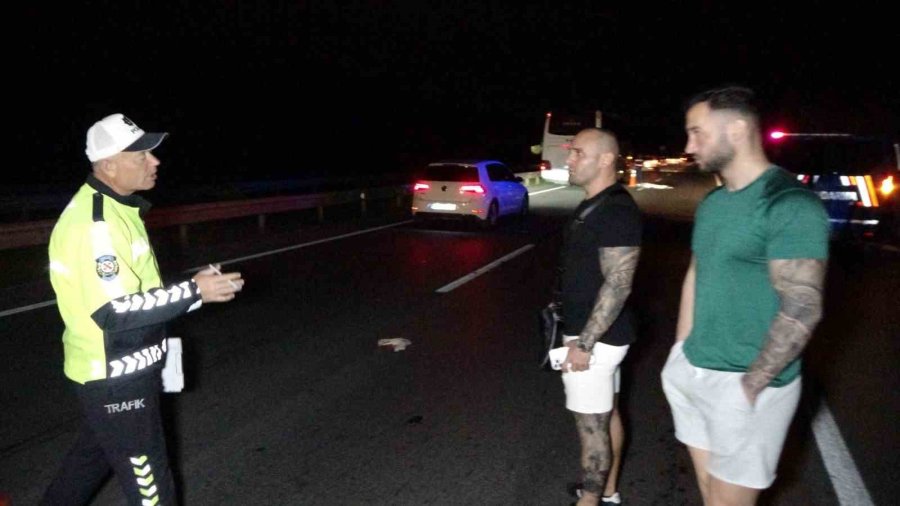 Bir Otomobilin Çarpıp Diğer Aracın Üzerinden Geçtiği Yaya Hayatını Kaybetti