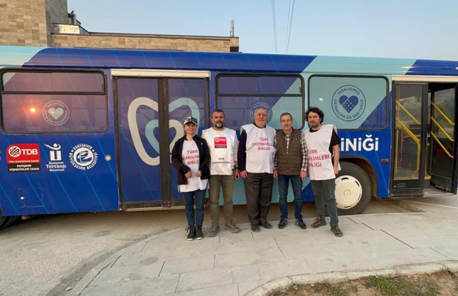 Mobil Diş Kliniği 3 Bin 150 Depremzedeye Hizmet Verdi