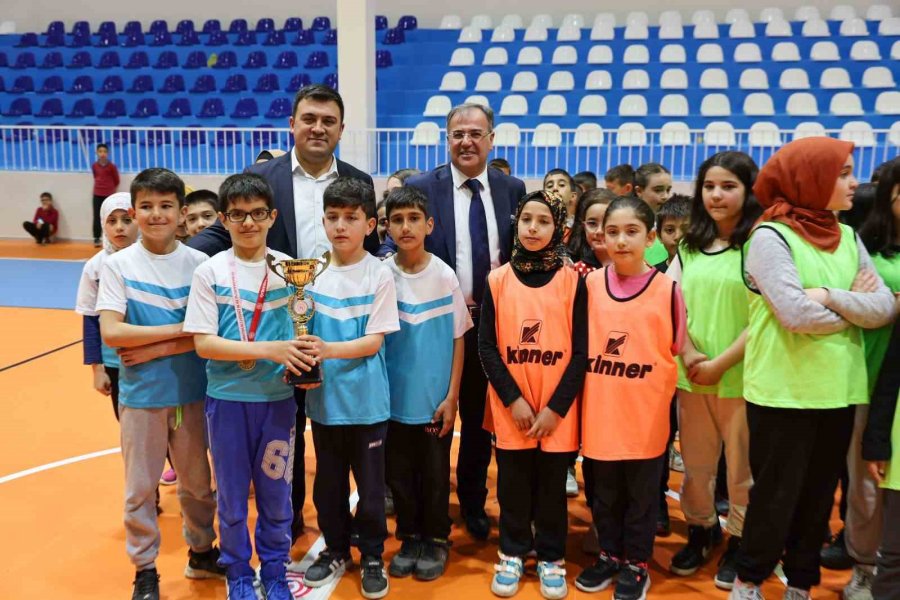 Hacılar Kapalı Spor Salonu İlk Etkinliğe Ev Sahipliği Yaptı