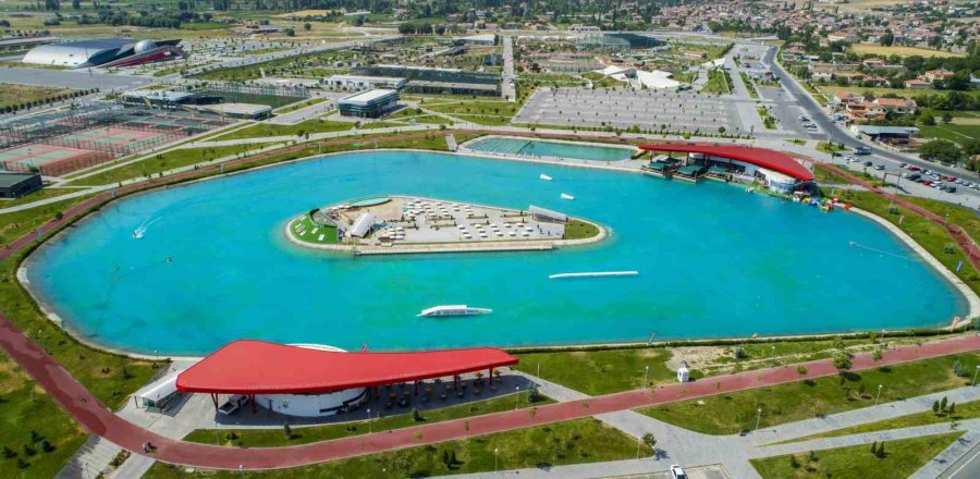 Büyükşehir Anadolu Harikalar Diyarı Spor Tesisleri Hizmete Başladı