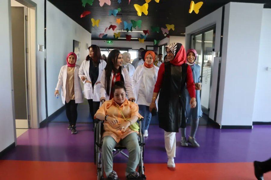 Türkiye’nin En Donanımlı Engelsiz Yaşam Merkezi’ne İlgi Büyük