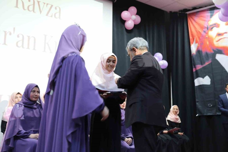 Kur’an-ı Kerim’i Ezberlediler, İcazetlerini Aldılar