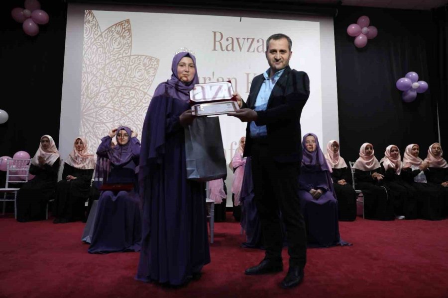 Kur’an-ı Kerim’i Ezberlediler, İcazetlerini Aldılar