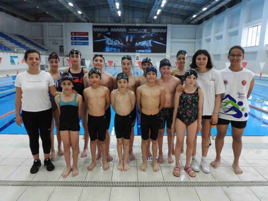 Kepez’in Yüzücüleri Gururlandırdı