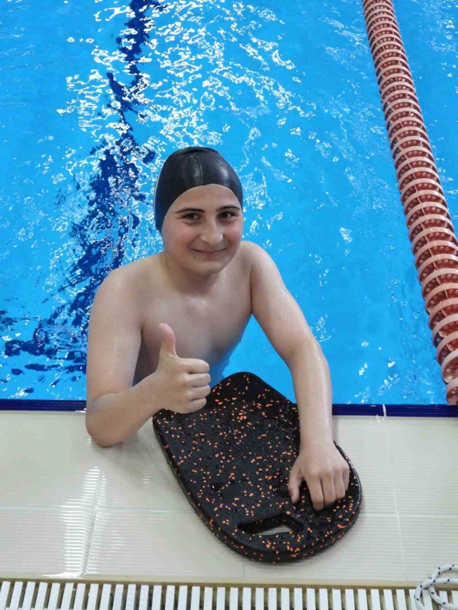 Kepez’in Yüzücüleri Gururlandırdı