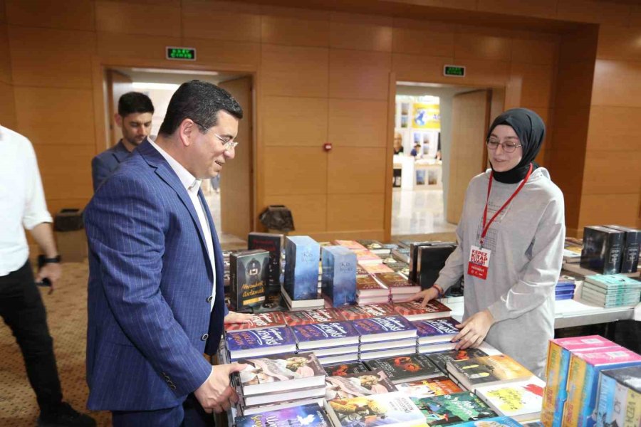 Tütüncü: “binlerce Kitap Antalyalı Okurları Bekliyor”