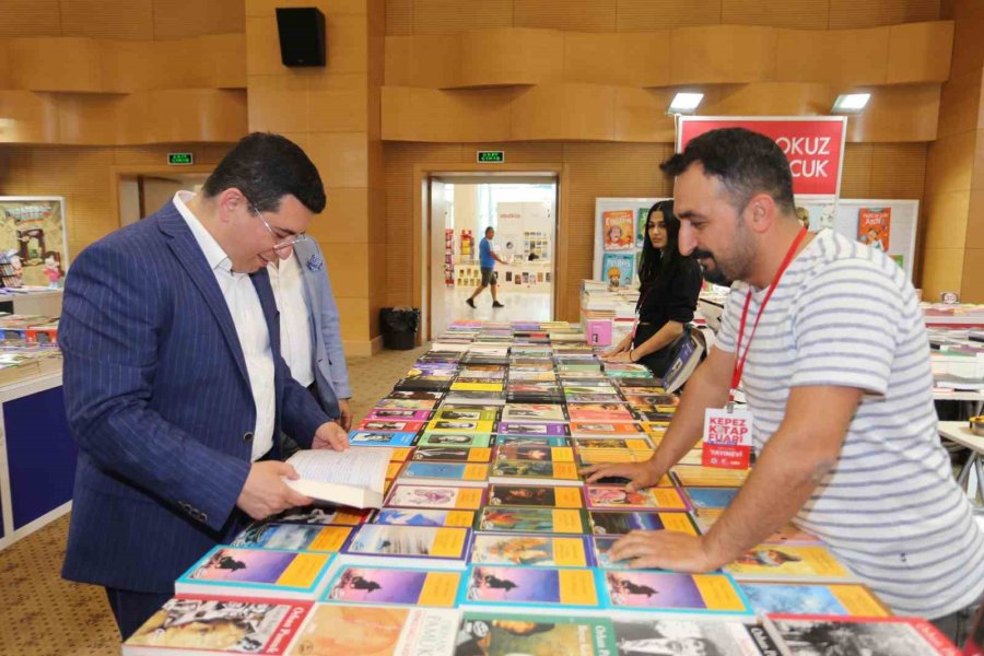 Tütüncü: “binlerce Kitap Antalyalı Okurları Bekliyor”