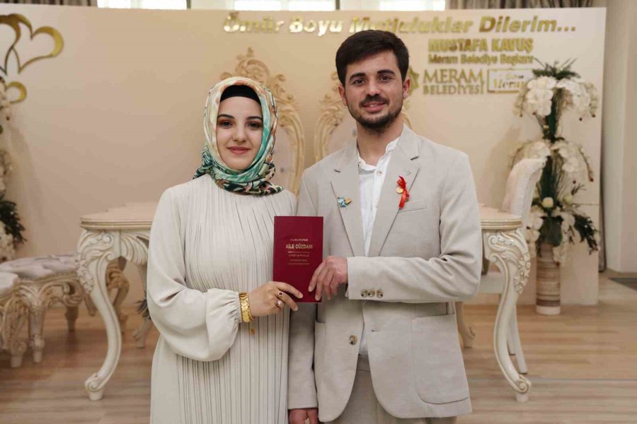 Nişan Gecelerinin Sabahında Depreme Yakalanan Çiftin Nikahını Başkan Kavuş Kıydı