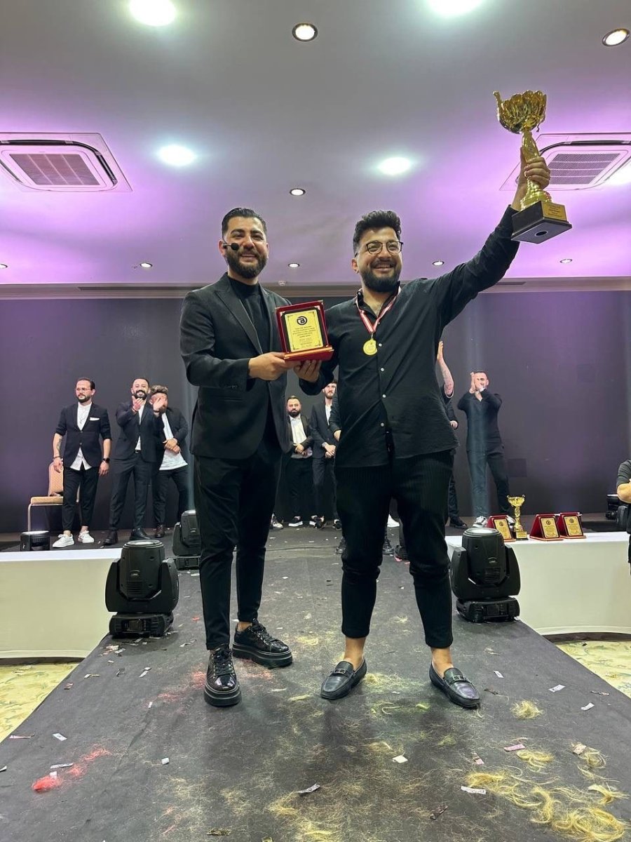 Antalya’da Kuaförler 100 Bin Lira Ödül İçin Ter Döktü