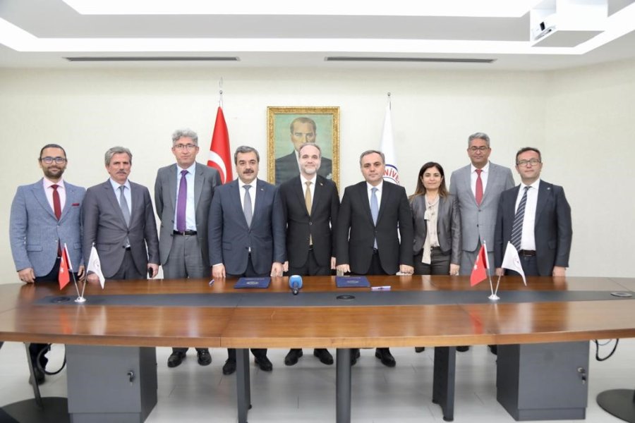 Anadolu Üniversiteler Birliği Dönem Başkanı Erü Rektörü Altun Oldu