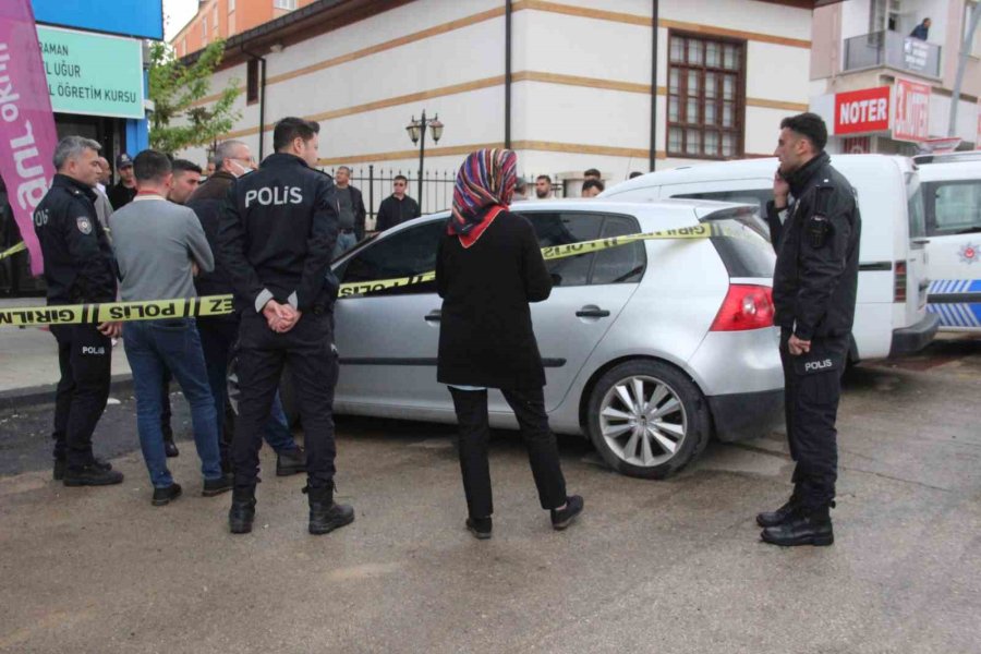 Aracında Ölü Olarak Bulundu