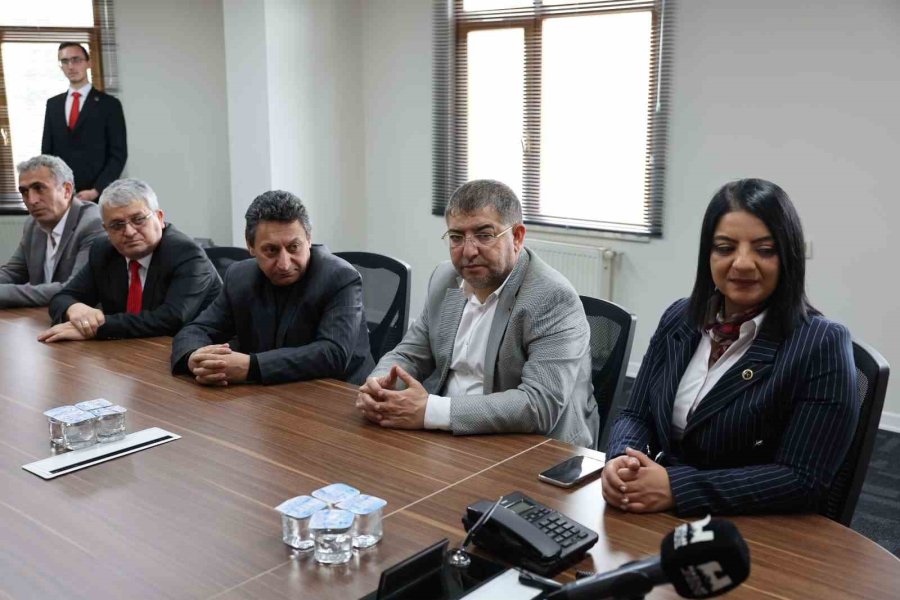 Mhp’li Adaylardan Başkan Özdoğan’a Ziyaret