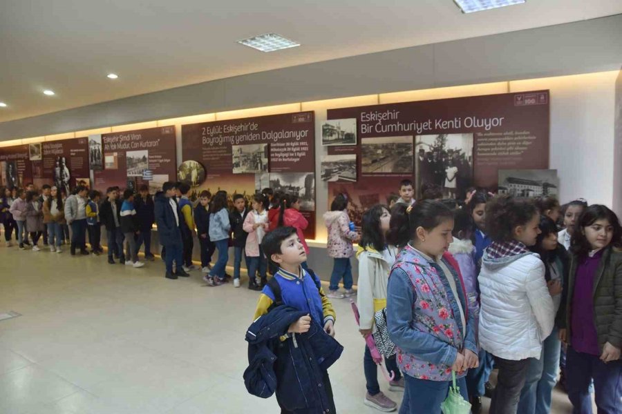 Öğrenciler Eskişehir’in Kurtuluşunu Öğreniyor