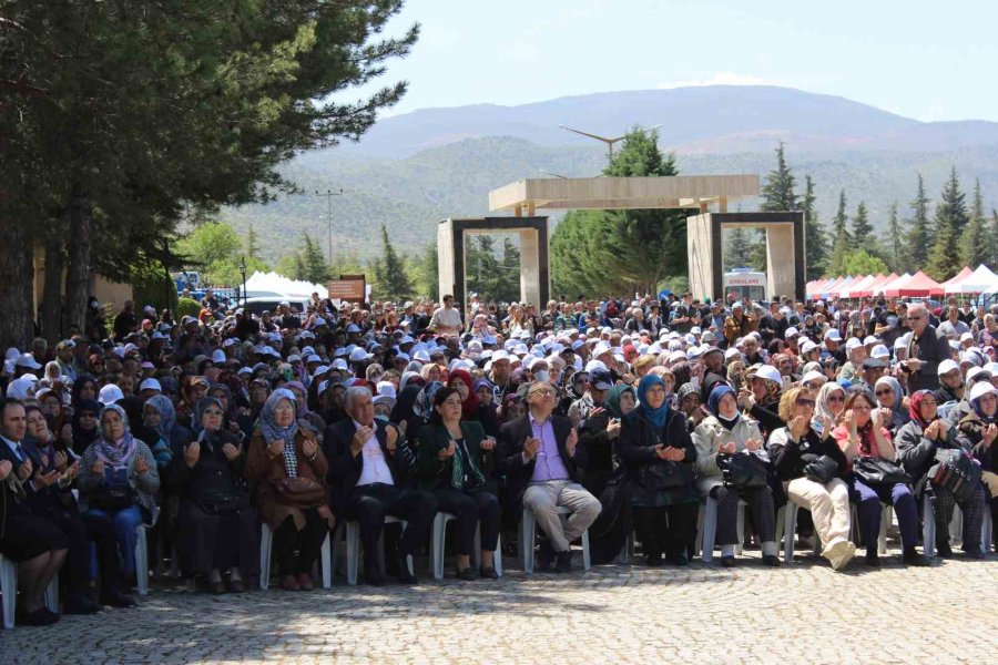 ‘bizim Yunus’ Ölümünün 702’nci Yılında Yoğun Katılımla Anıldı
