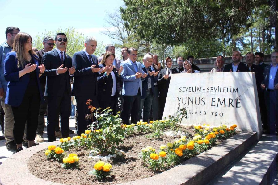 ‘bizim Yunus’ Ölümünün 702’nci Yılında Yoğun Katılımla Anıldı