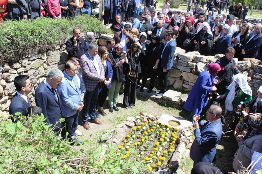 ‘bizim Yunus’ Ölümünün 702’nci Yılında Yoğun Katılımla Anıldı