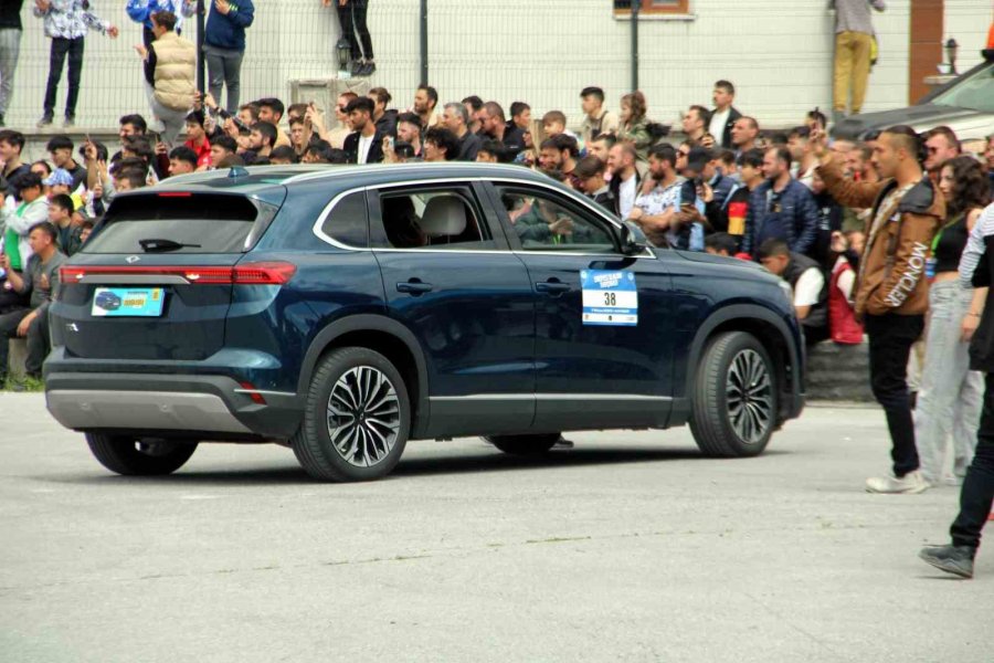 Togg Pistlerin Tozunu Aldı