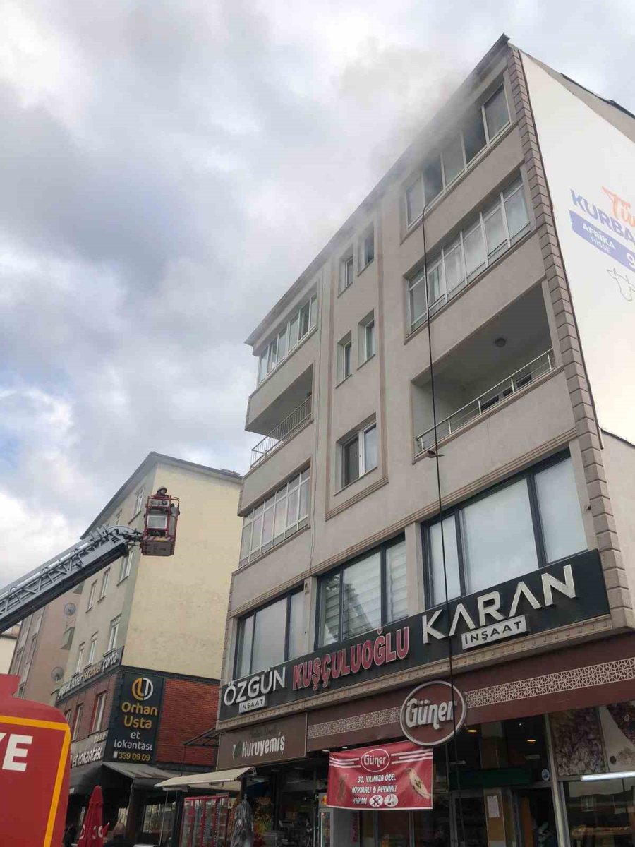 İkamette Çıkan Yangın Söndürüldü