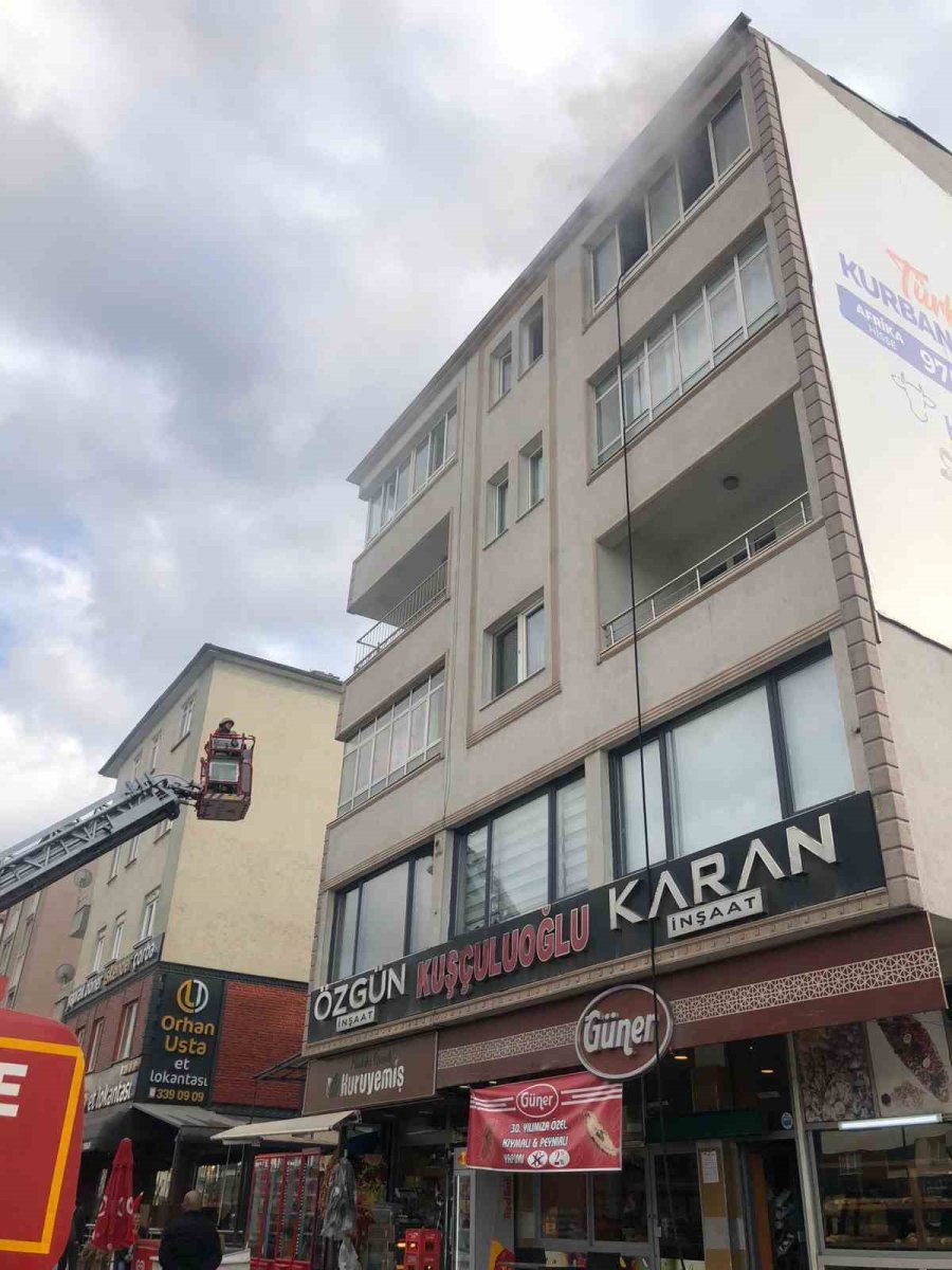 İkamette Çıkan Yangın Söndürüldü