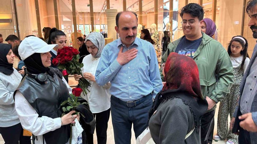 Başkan Altay Şehir Merkezinde Esnaf Ve Vatandaşlarla Buluştu