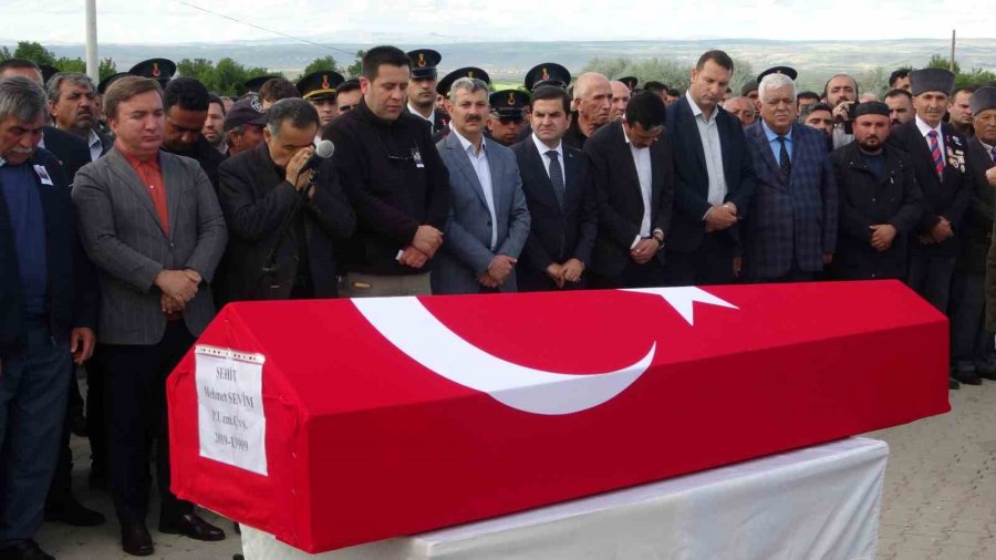 Şehit Uzman Çavuş Gözyaşları Arasında Toprağa Verildi