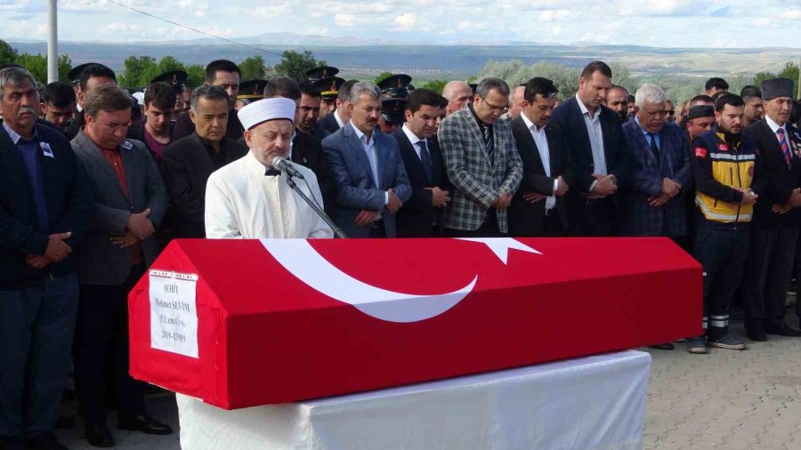 Şehit Uzman Çavuş Gözyaşları Arasında Toprağa Verildi