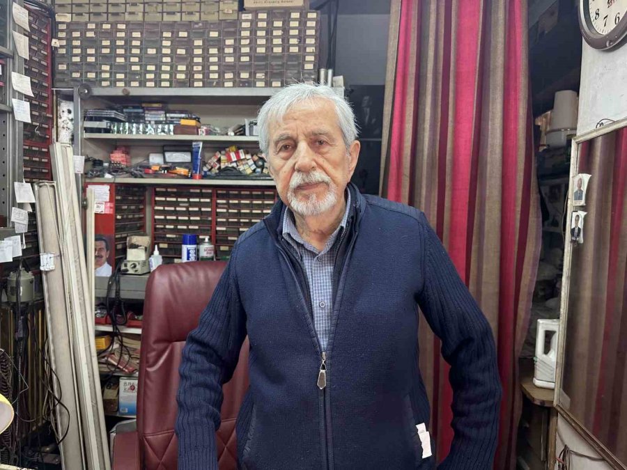 Vatandaşlar Antika Radyo Tamiri Yerine Sıfır Radyoya Yöneliyor