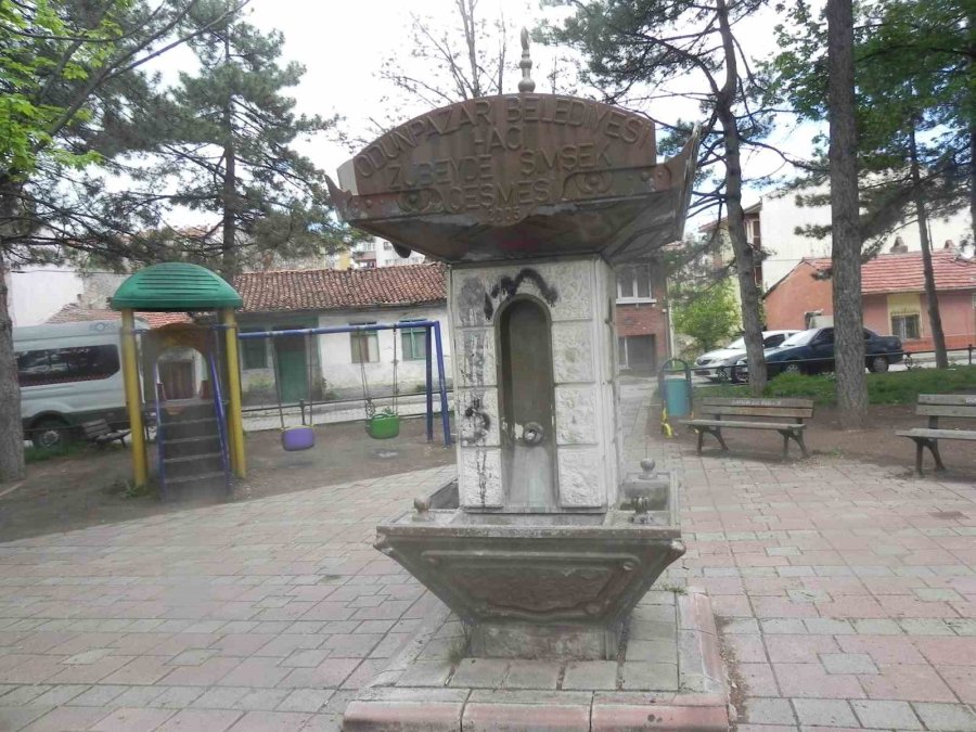 Hayırsever Vatandaşın 18 Yıl Önce Yaptırdığı Çeşme Atıl Hale Geldi