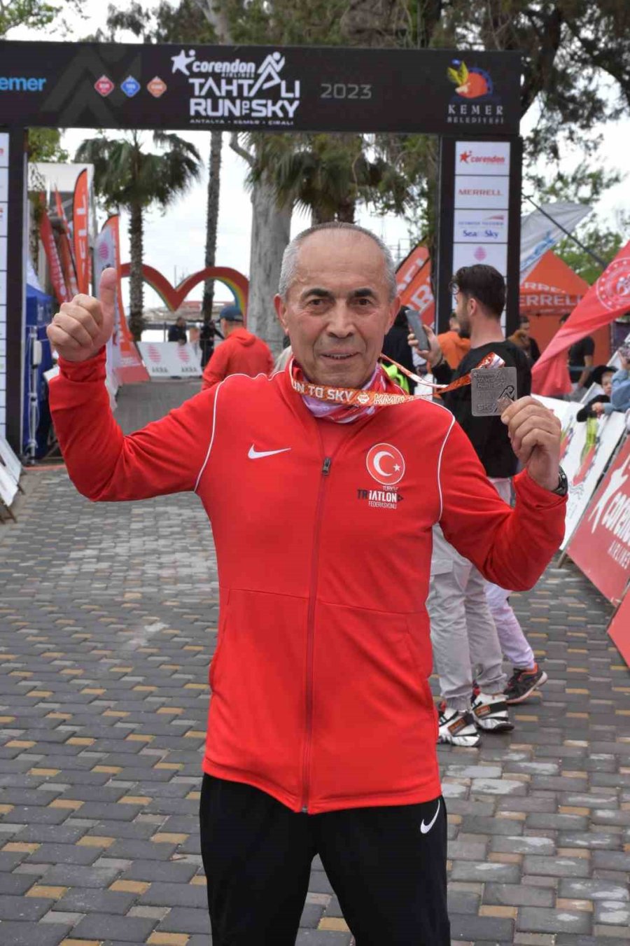 Türkiye’nin ‘demir Adamı’ 74 Yaşındaki Milli Sporcu Ali Bıdı’ya Özel Ödül