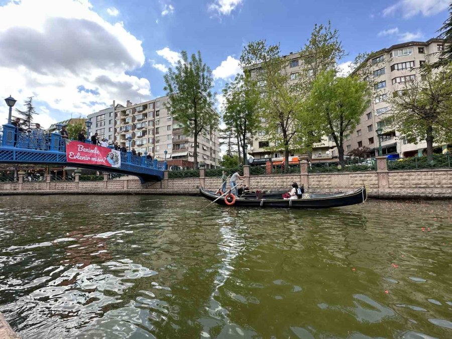 Porsuk Çayında Evlilik Teklifi