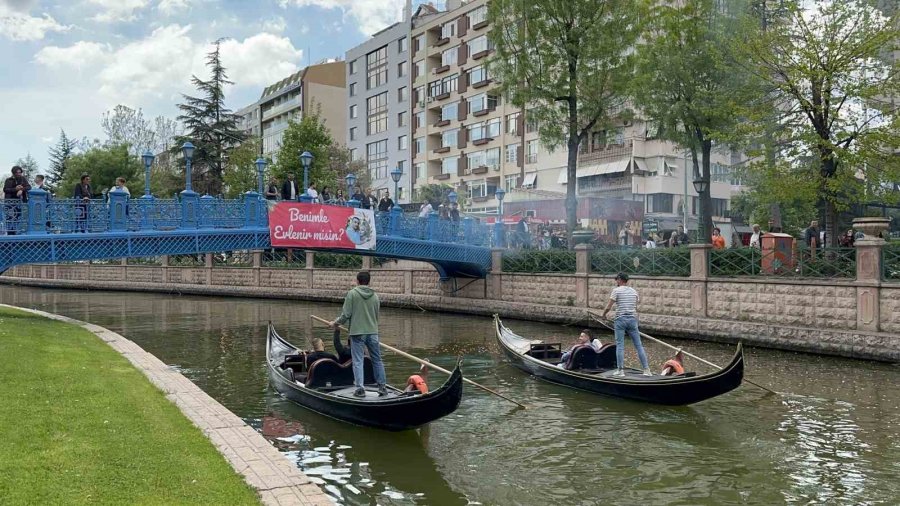 Porsuk Çayında Evlilik Teklifi