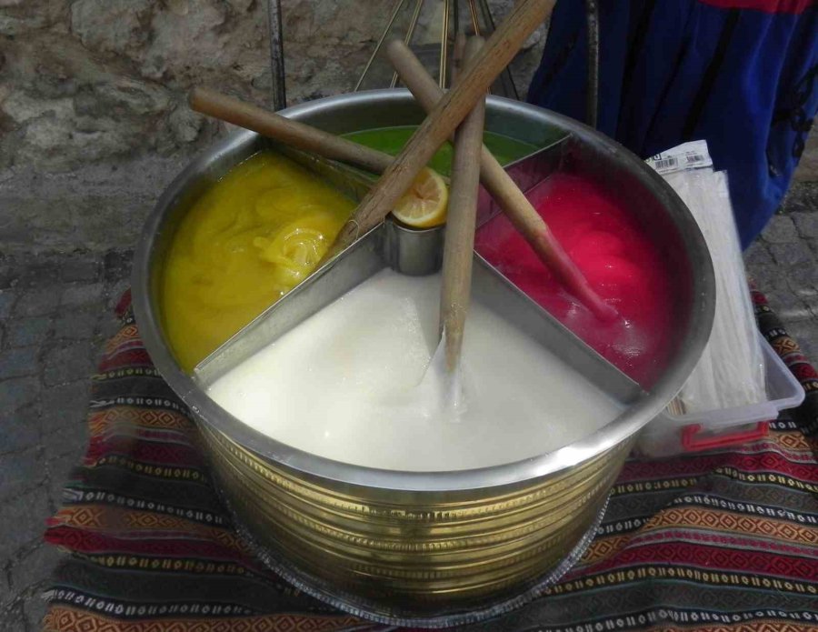 Macun Geleneğini Tarihi Sokaklarda Yaşatıyor