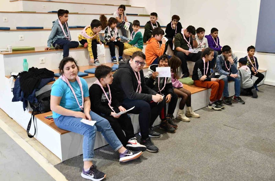 Çocuklar İzciliği Öğreniyor